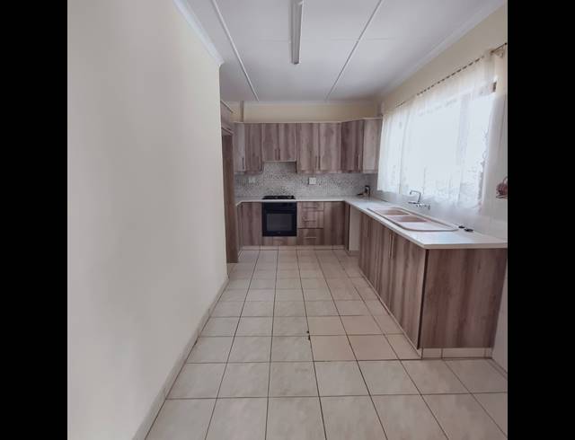 3 BEDROOM HOUSE TO LET IN NORTHDENE
